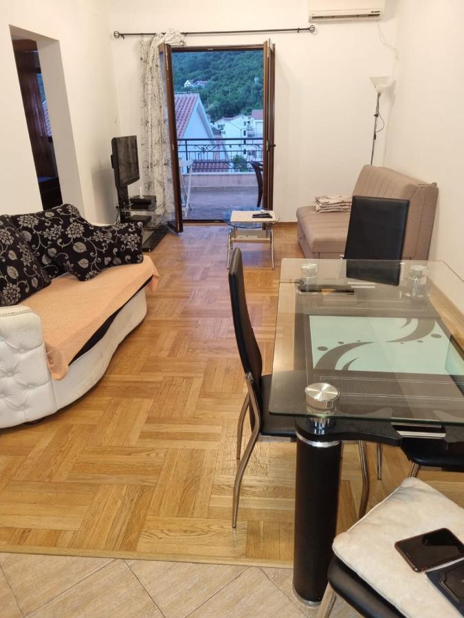 Apartments Sneza Risan Exterior photo