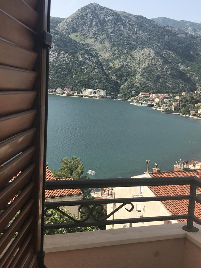 Apartments Sneza Risan Exterior photo